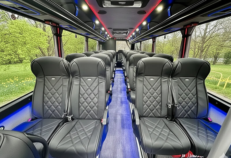 Innenraum eines Midibusses